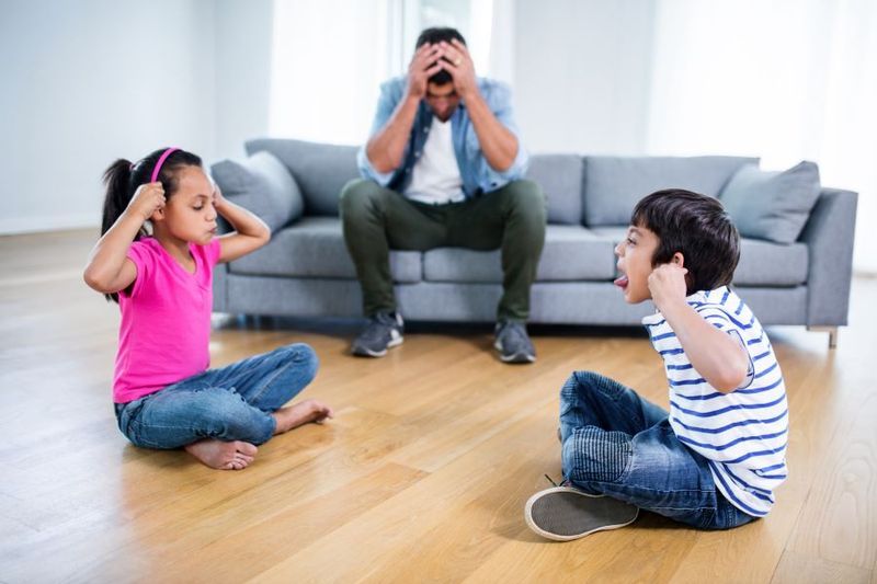 5 Tricks to Stop Your Kids From Fighting article image