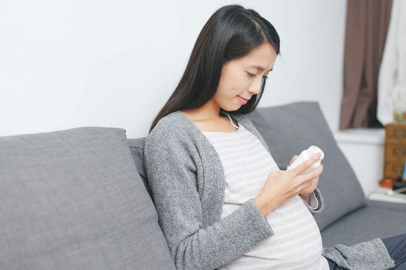 Do I Need a Calcium Supplement if I’m Pregnant? article image