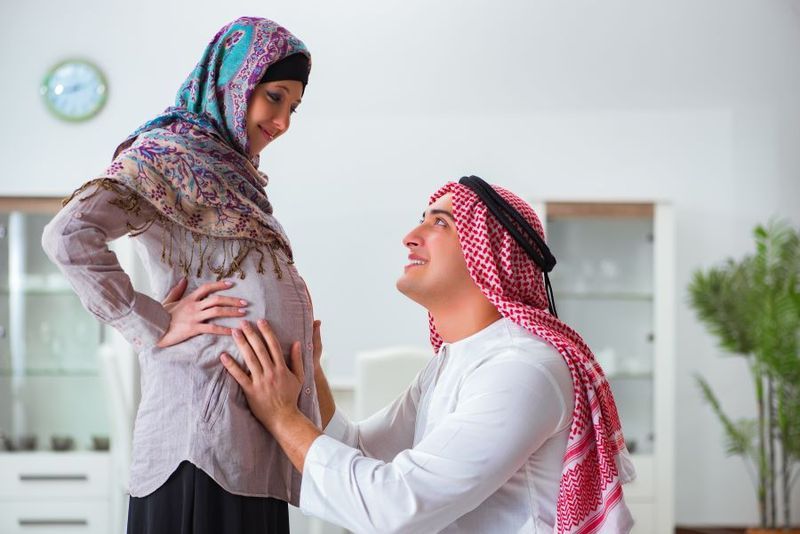 Can I Guess if I am having a boy or girl by the way I am Carrying? article image