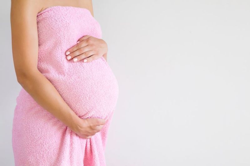 Can I Take a hot Bath While Pregnant? article image