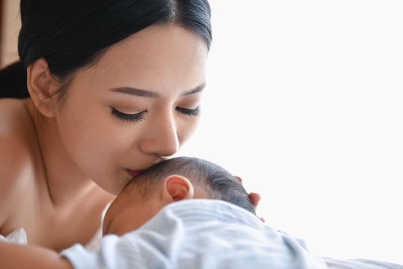 Can you Breastfeed With Implants? article image