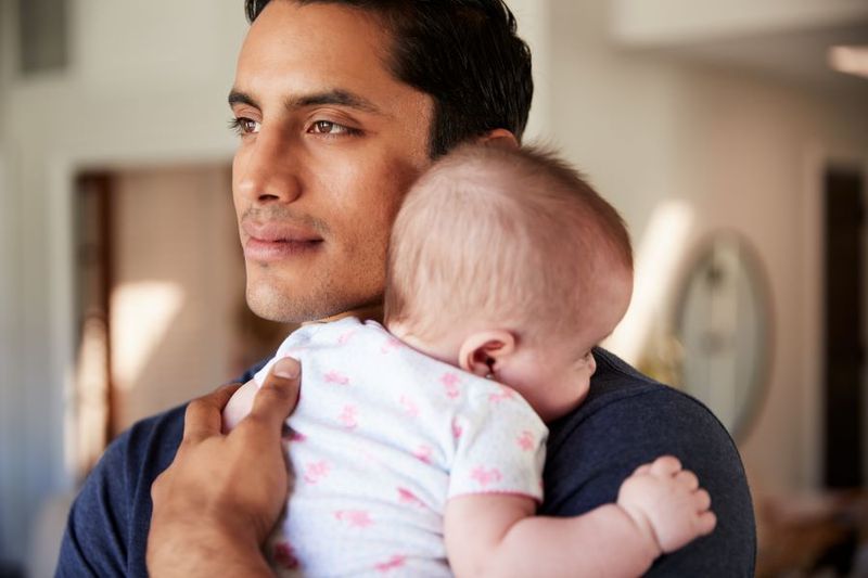 Do Dads Bond Differently Than Moms? article image