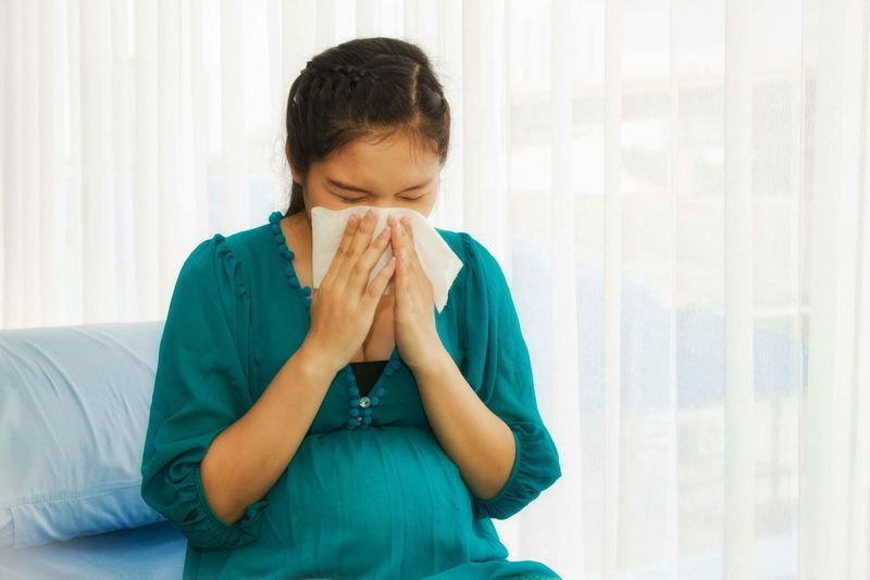 8 Myths About the flu in Pregnancy: Debunked article image