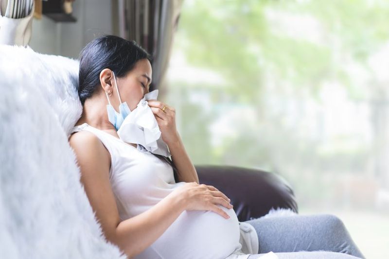 How can I Treat a Cold During Pregnancy? article image