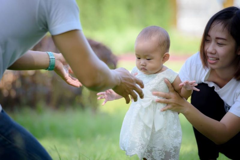 Signs Your Baby is Ready to Walk article image