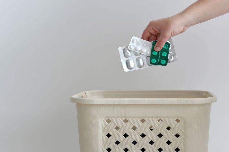 What is the Best way to Dispose of Old Medications? article image