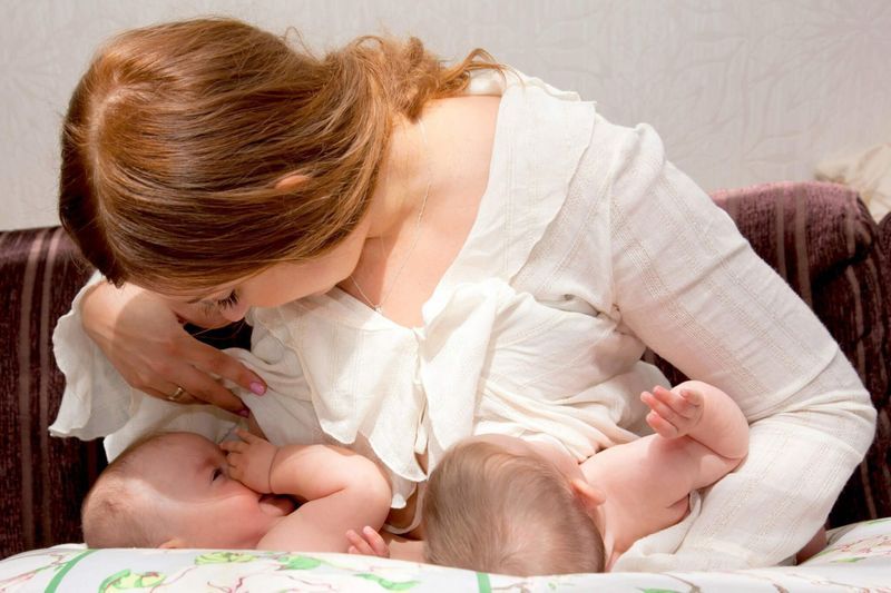 How to Breastfeed Twins article image